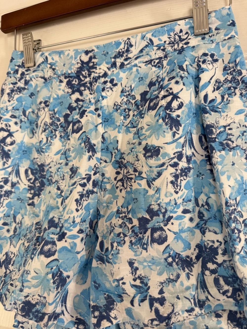 NWT Abercrombie & Fitch Blue Floral Shorts Size XS - Picture 8 of 9